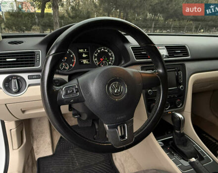 Білий Фольксваген Пассат, об'ємом двигуна 1.8 л та пробігом 148 тис. км за 10300 $, фото 17 на Automoto.ua