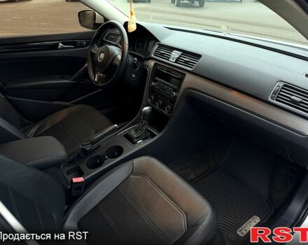 Белый Фольксваген Пассат, объемом двигателя 1.8 л и пробегом 150 тыс. км за 12000 $, фото 6 на Automoto.ua