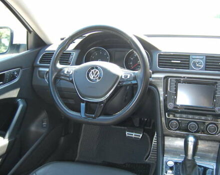 Белый Фольксваген Пассат, объемом двигателя 1.8 л и пробегом 123 тыс. км за 16000 $, фото 81 на Automoto.ua