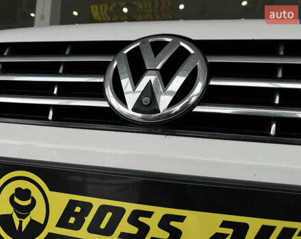 Білий Фольксваген Пассат, об'ємом двигуна 3.6 л та пробігом 124 тис. км за 11000 $, фото 9 на Automoto.ua