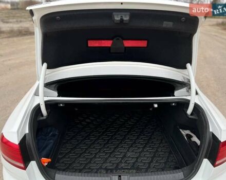 Білий Фольксваген Пассат, об'ємом двигуна 1.8 л та пробігом 147 тис. км за 12700 $, фото 14 на Automoto.ua