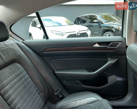 Білий Фольксваген Пассат, об'ємом двигуна 1.8 л та пробігом 170 тис. км за 15500 $, фото 21 на Automoto.ua