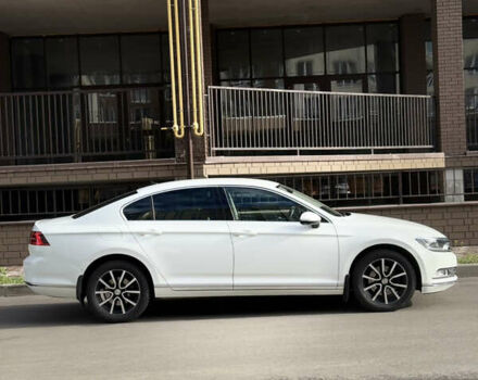 Белый Фольксваген Пассат, объемом двигателя 1.8 л и пробегом 126 тыс. км за 17000 $, фото 6 на Automoto.ua