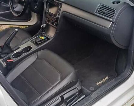 Белый Фольксваген Пассат, объемом двигателя 1.97 л и пробегом 250 тыс. км за 11900 $, фото 17 на Automoto.ua