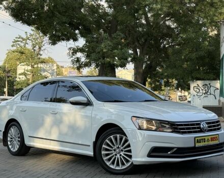 Белый Фольксваген Пассат, объемом двигателя 1.8 л и пробегом 204 тыс. км за 11700 $, фото 4 на Automoto.ua