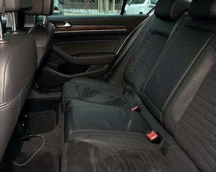 Белый Фольксваген Пассат, объемом двигателя 1.8 л и пробегом 130 тыс. км за 16900 $, фото 27 на Automoto.ua