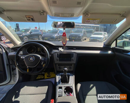 Білий Фольксваген Пассат, об'ємом двигуна 1.6 л та пробігом 233 тис. км за 14990 $, фото 11 на Automoto.ua