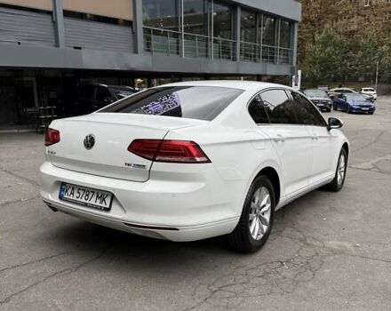 Белый Фольксваген Пассат, объемом двигателя 1.8 л и пробегом 142 тыс. км за 16690 $, фото 5 на Automoto.ua