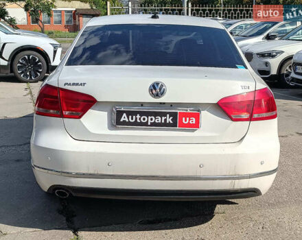 Белый Фольксваген Пассат, объемом двигателя 2 л и пробегом 232 тыс. км за 10990 $, фото 8 на Automoto.ua