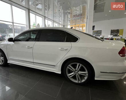 Білий Фольксваген Пассат, об'ємом двигуна 3.6 л та пробігом 124 тис. км за 11000 $, фото 3 на Automoto.ua