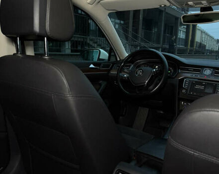 Белый Фольксваген Пассат, объемом двигателя 1.8 л и пробегом 130 тыс. км за 16900 $, фото 30 на Automoto.ua