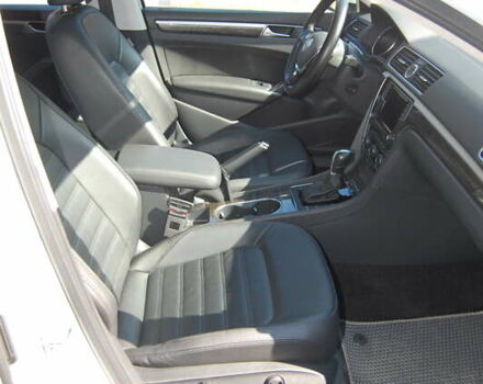 Белый Фольксваген Пассат, объемом двигателя 1.8 л и пробегом 123 тыс. км за 16000 $, фото 100 на Automoto.ua