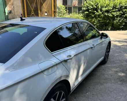 Белый Фольксваген Пассат, объемом двигателя 1.8 л и пробегом 225 тыс. км за 16500 $, фото 9 на Automoto.ua