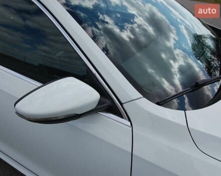 Белый Фольксваген Пассат, объемом двигателя 1.8 л и пробегом 123 тыс. км за 16000 $, фото 12 на Automoto.ua