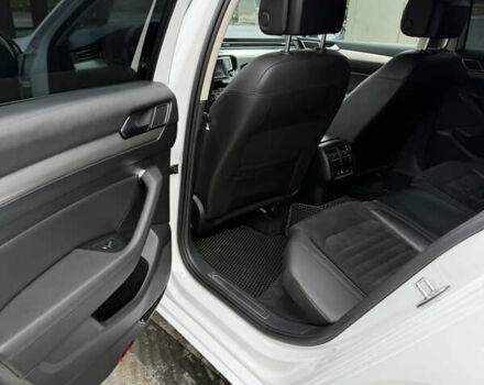 Белый Фольксваген Пассат, объемом двигателя 1.97 л и пробегом 219 тыс. км за 19300 $, фото 18 на Automoto.ua