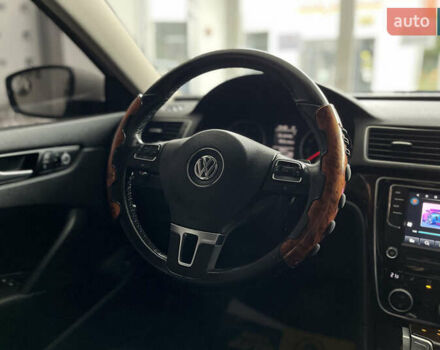 Білий Фольксваген Пассат, об'ємом двигуна 3.6 л та пробігом 124 тис. км за 11000 $, фото 25 на Automoto.ua