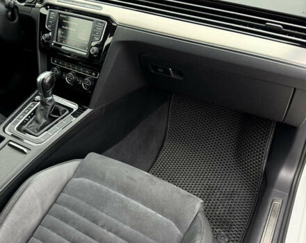 Белый Фольксваген Пассат, объемом двигателя 1.97 л и пробегом 219 тыс. км за 19300 $, фото 3 на Automoto.ua