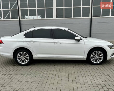 Белый Фольксваген Пассат, объемом двигателя 1.97 л и пробегом 195 тыс. км за 15800 $, фото 2 на Automoto.ua