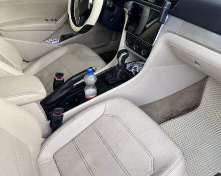 Белый Фольксваген Пассат, объемом двигателя 1.8 л и пробегом 205 тыс. км за 10400 $, фото 3 на Automoto.ua