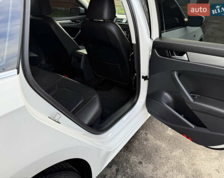 Белый Фольксваген Пассат, объемом двигателя 1.8 л и пробегом 215 тыс. км за 11600 $, фото 15 на Automoto.ua