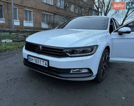 Белый Фольксваген Пассат, объемом двигателя 1.97 л и пробегом 310 тыс. км за 16500 $, фото 5 на Automoto.ua