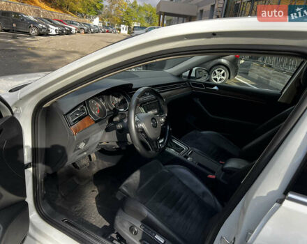 Білий Фольксваген Пассат, об'ємом двигуна 1.8 л та пробігом 170 тис. км за 15500 $, фото 8 на Automoto.ua