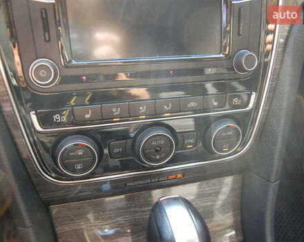 Белый Фольксваген Пассат, объемом двигателя 1.8 л и пробегом 123 тыс. км за 16000 $, фото 125 на Automoto.ua