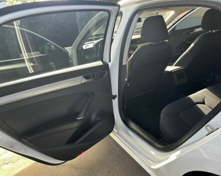 Білий Фольксваген Пассат, об'ємом двигуна 1.8 л та пробігом 165 тис. км за 12800 $, фото 16 на Automoto.ua