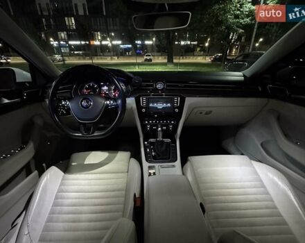 Белый Фольксваген Пассат, объемом двигателя 1.97 л и пробегом 261 тыс. км за 16600 $, фото 8 на Automoto.ua