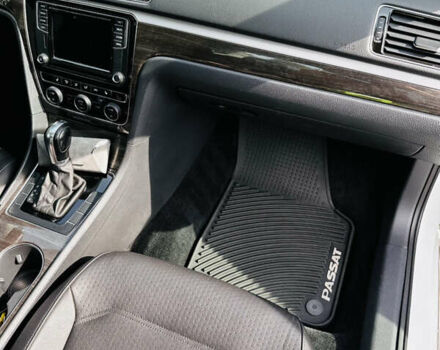 Белый Фольксваген Пассат, объемом двигателя 1.8 л и пробегом 161 тыс. км за 13300 $, фото 6 на Automoto.ua