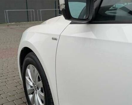 Белый Фольксваген Пассат, объемом двигателя 1.8 л и пробегом 182 тыс. км за 11350 $, фото 5 на Automoto.ua