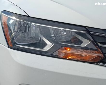 Белый Фольксваген Пассат, объемом двигателя 1.8 л и пробегом 134 тыс. км за 12490 $, фото 5 на Automoto.ua