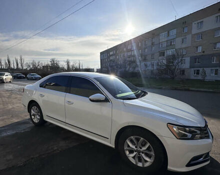 Белый Фольксваген Пассат, объемом двигателя 1.8 л и пробегом 190 тыс. км за 11500 $, фото 4 на Automoto.ua