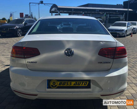 Білий Фольксваген Пассат, об'ємом двигуна 1.6 л та пробігом 233 тис. км за 14990 $, фото 2 на Automoto.ua