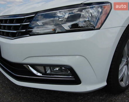 Белый Фольксваген Пассат, объемом двигателя 1.8 л и пробегом 123 тыс. км за 16000 $, фото 13 на Automoto.ua