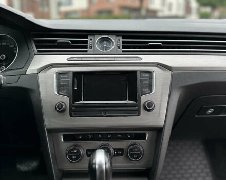 Білий Фольксваген Пассат, об'ємом двигуна 1.4 л та пробігом 145 тис. км за 14500 $, фото 17 на Automoto.ua