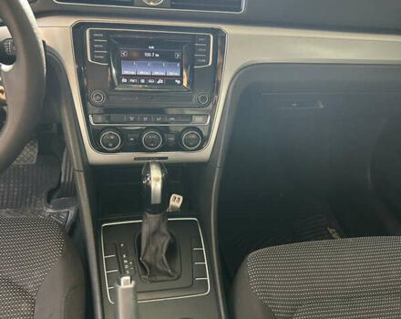 Белый Фольксваген Пассат, объемом двигателя 1.8 л и пробегом 165 тыс. км за 12800 $, фото 7 на Automoto.ua