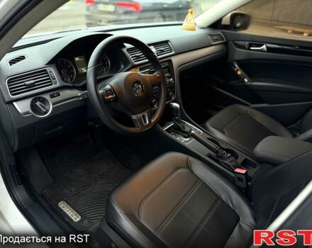 Белый Фольксваген Пассат, объемом двигателя 1.8 л и пробегом 150 тыс. км за 12000 $, фото 3 на Automoto.ua