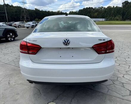 Белый Фольксваген Пассат, объемом двигателя 2 л и пробегом 80 тыс. км за 11000 $, фото 5 на Automoto.ua