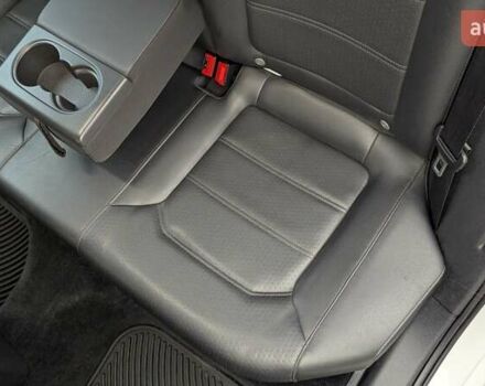 Белый Фольксваген Пассат, объемом двигателя 1.8 л и пробегом 182 тыс. км за 11350 $, фото 16 на Automoto.ua