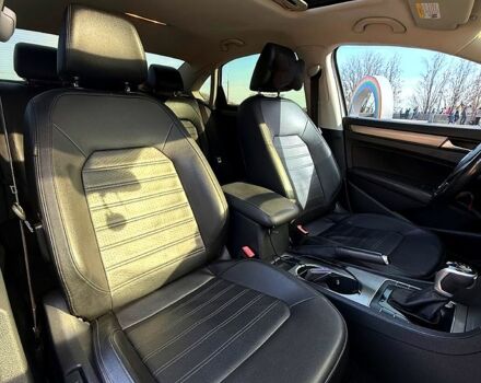 Білий Фольксваген Пассат, об'ємом двигуна 1.8 л та пробігом 177 тис. км за 11800 $, фото 4 на Automoto.ua