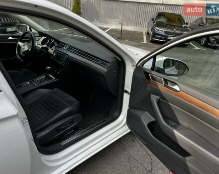 Білий Фольксваген Пассат, об'ємом двигуна 1.8 л та пробігом 170 тис. км за 15500 $, фото 14 на Automoto.ua