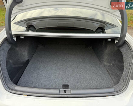 Белый Фольксваген Пассат, объемом двигателя 1.8 л и пробегом 215 тыс. км за 11600 $, фото 29 на Automoto.ua