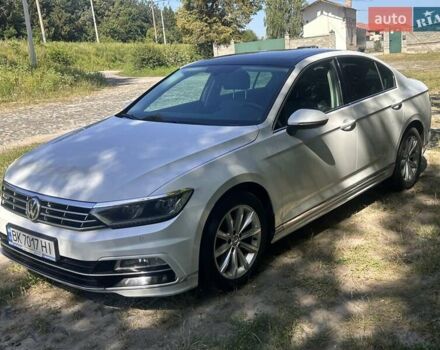 Белый Фольксваген Пассат, объемом двигателя 1.97 л и пробегом 309 тыс. км за 16500 $, фото 2 на Automoto.ua