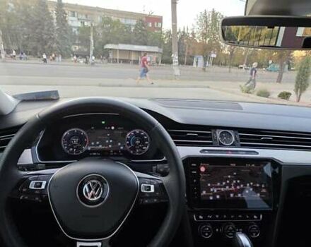 Белый Фольксваген Пассат, объемом двигателя 1.97 л и пробегом 235 тыс. км за 20000 $, фото 2 на Automoto.ua