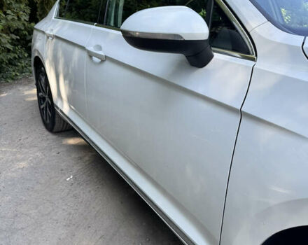 Белый Фольксваген Пассат, объемом двигателя 1.8 л и пробегом 225 тыс. км за 16500 $, фото 10 на Automoto.ua