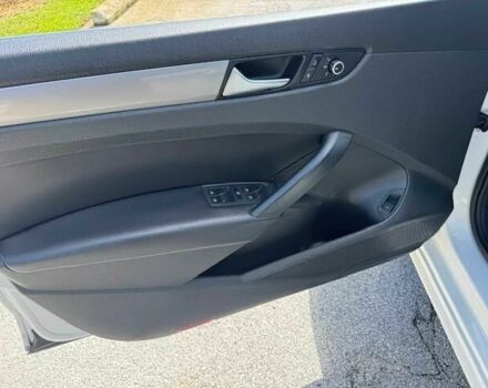 Белый Фольксваген Пассат, объемом двигателя 1.8 л и пробегом 75 тыс. км за 2400 $, фото 8 на Automoto.ua