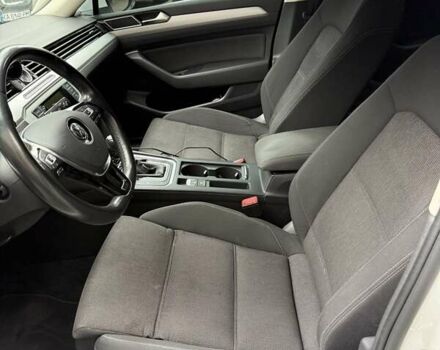 Белый Фольксваген Пассат, объемом двигателя 1.8 л и пробегом 142 тыс. км за 16690 $, фото 27 на Automoto.ua