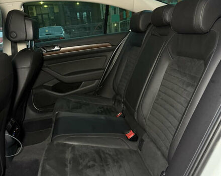 Белый Фольксваген Пассат, объемом двигателя 1.8 л и пробегом 130 тыс. км за 16900 $, фото 34 на Automoto.ua