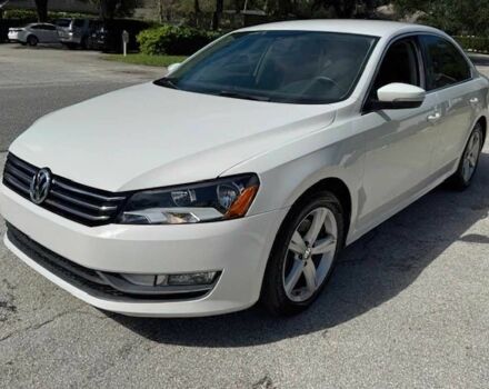 Белый Фольксваген Пассат, объемом двигателя 1.8 л и пробегом 75 тыс. км за 2400 $, фото 2 на Automoto.ua